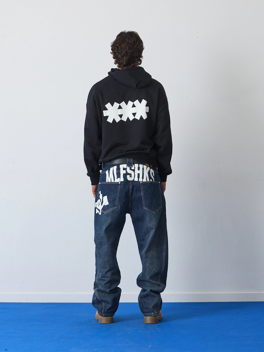 *** HOODIE BLACK