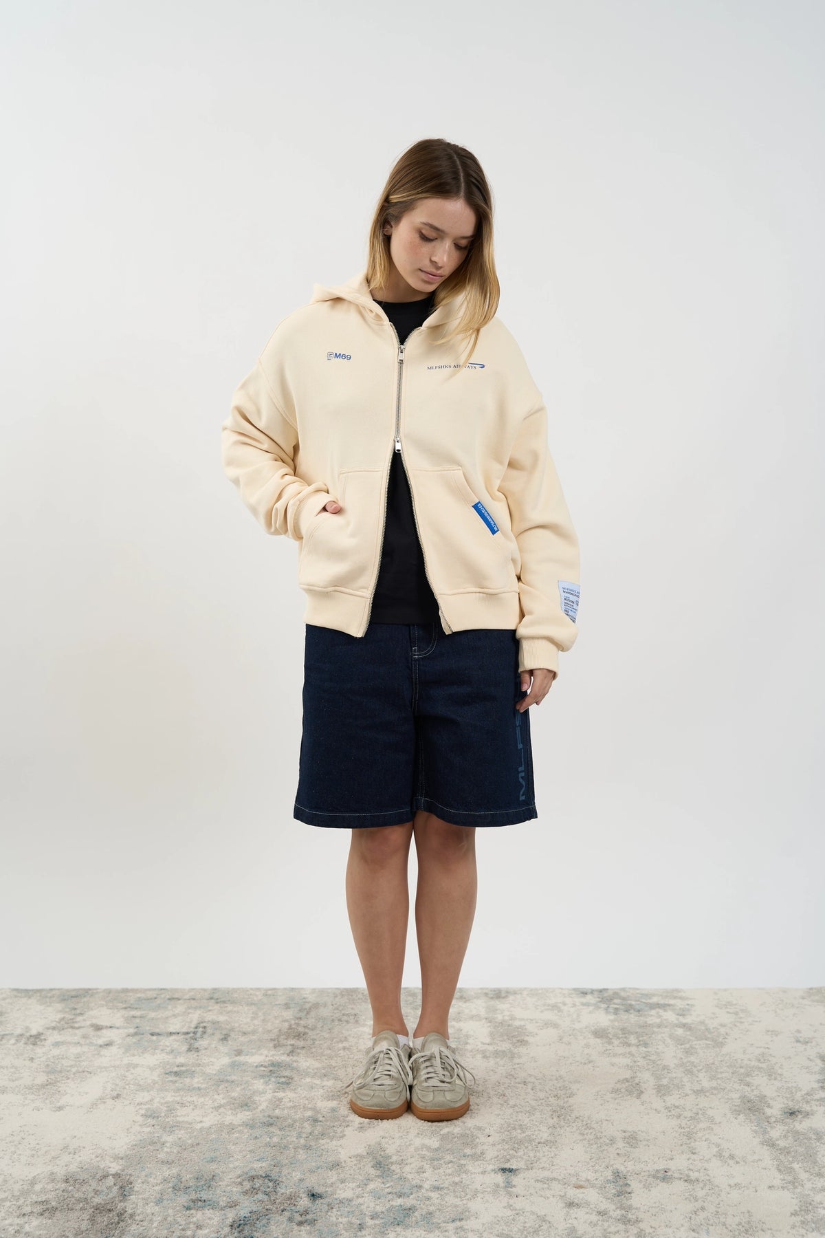 CLOUDY CREAM HOODIE