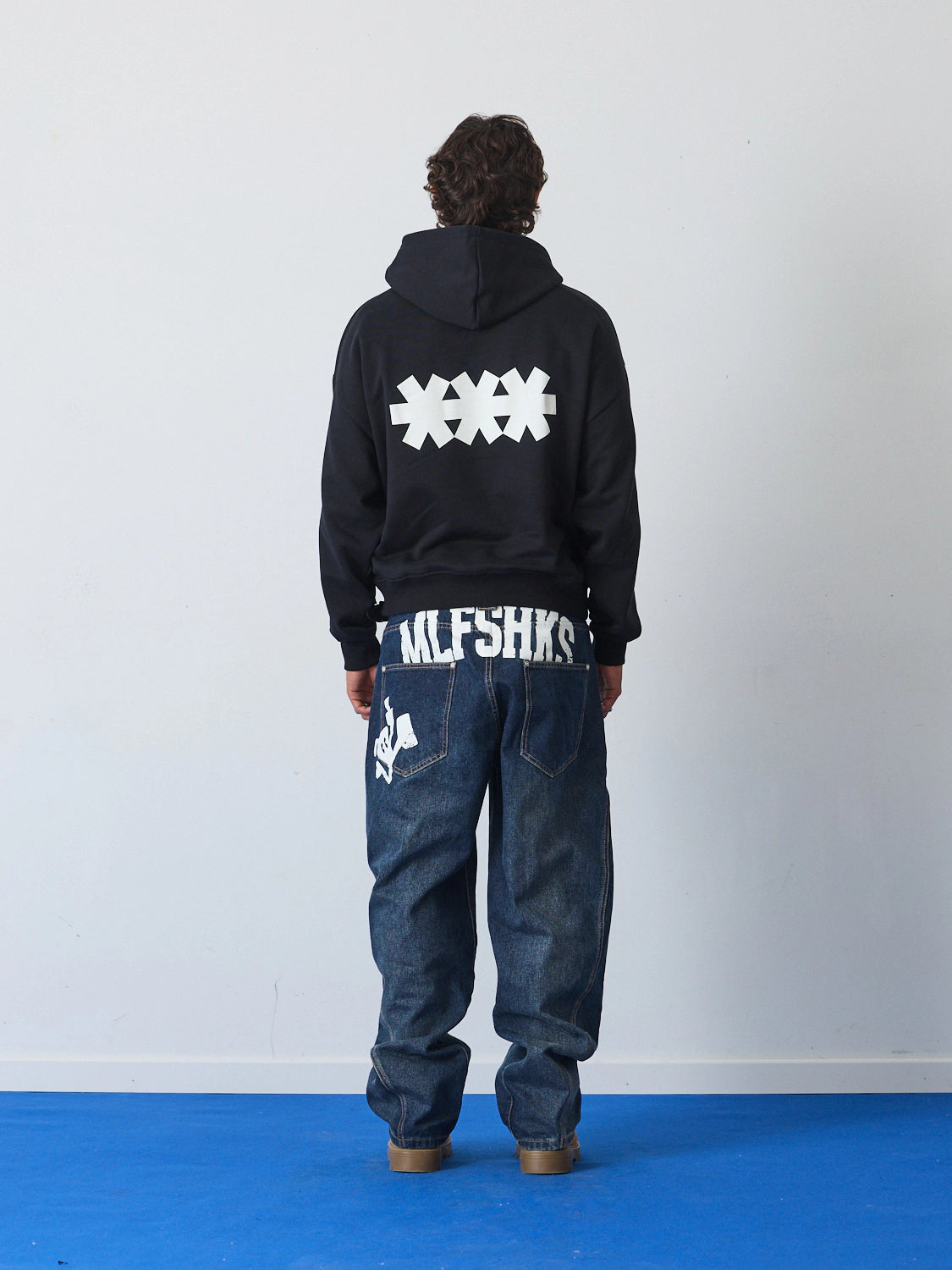 *** HOODIE BLACK